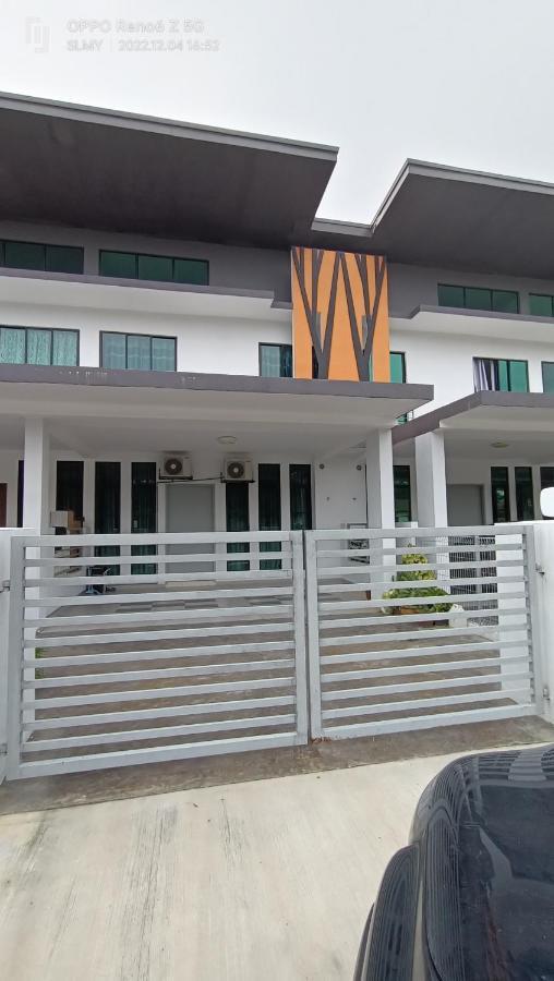 Bonda Lilik Homestay Klang Esterno foto